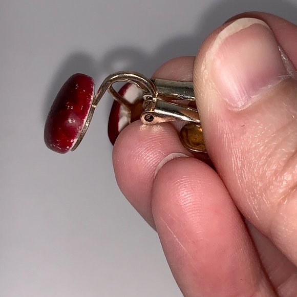 13 mm Red Howlite Clip Earrings - Picture 14 of 14